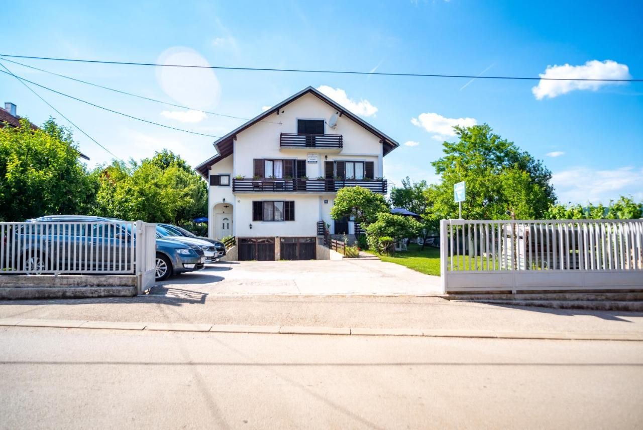 Apartments Fuma Otočac Extérieur photo